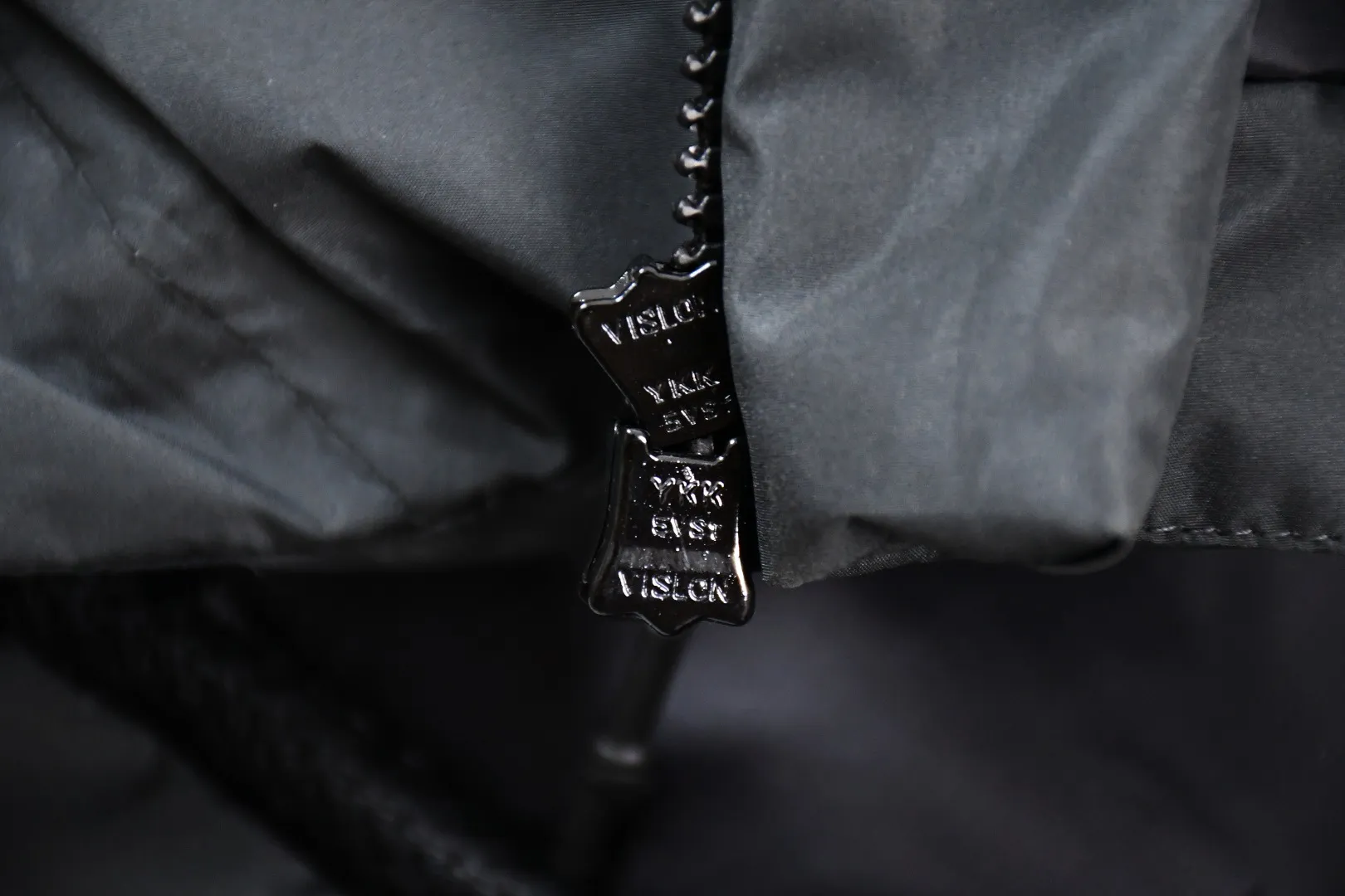 【ARCTERYX   公式旗艦店】 アークテリクス  ダウンジャケット ご好評に付き再入荷！  241205