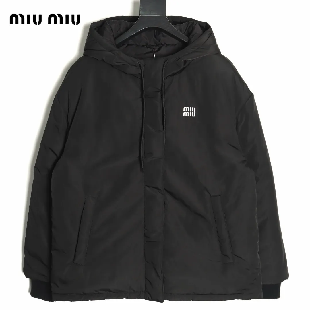 【Miumiu  公式旗艦店】ミュウミュウ ダウンジャケット ご好評に付き再入荷！241228