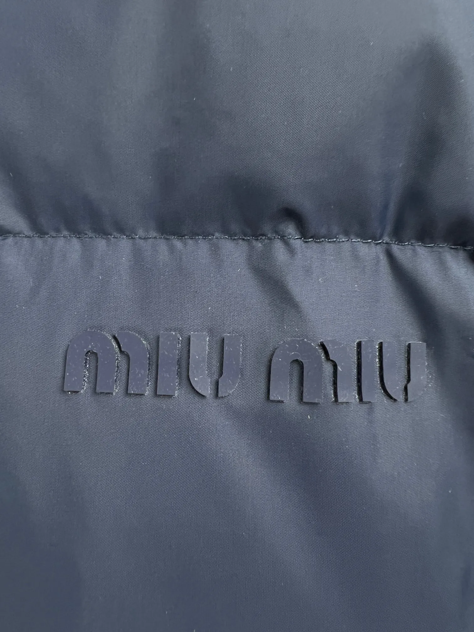 【Miumiu  公式旗艦店】ミュウミュウ ダウンジャケット ご好評に付き再入荷！241206