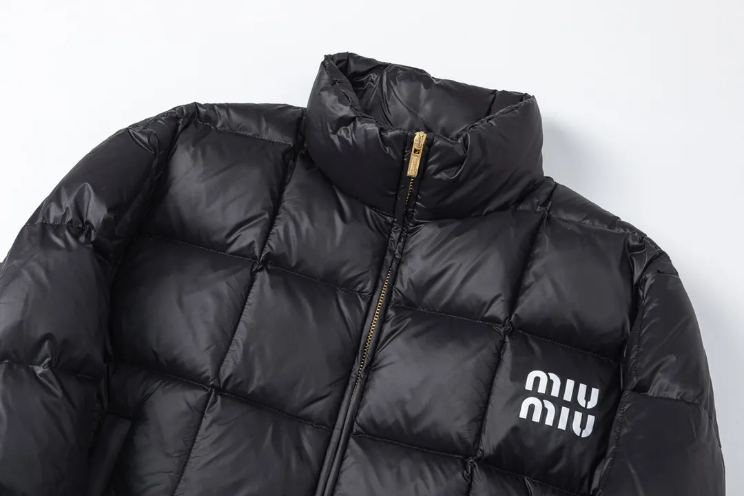 【Miumiu  公式旗艦店】ミュウミュウ ダウンジャケット ご好評に付き再入荷！241206