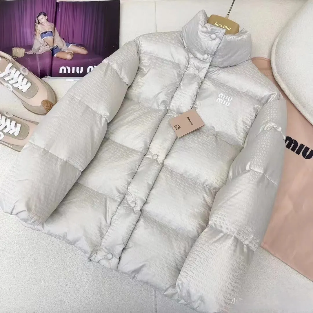 【Miumiu  公式旗艦店】ミュウミュウ ダウンジャケット ご好評に付き再入荷！241206