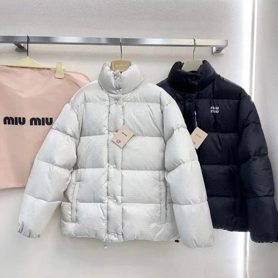 【Miumiu  公式旗艦店】ミュウミュウ ダウンジャケット ご好評に付き再入荷！241206