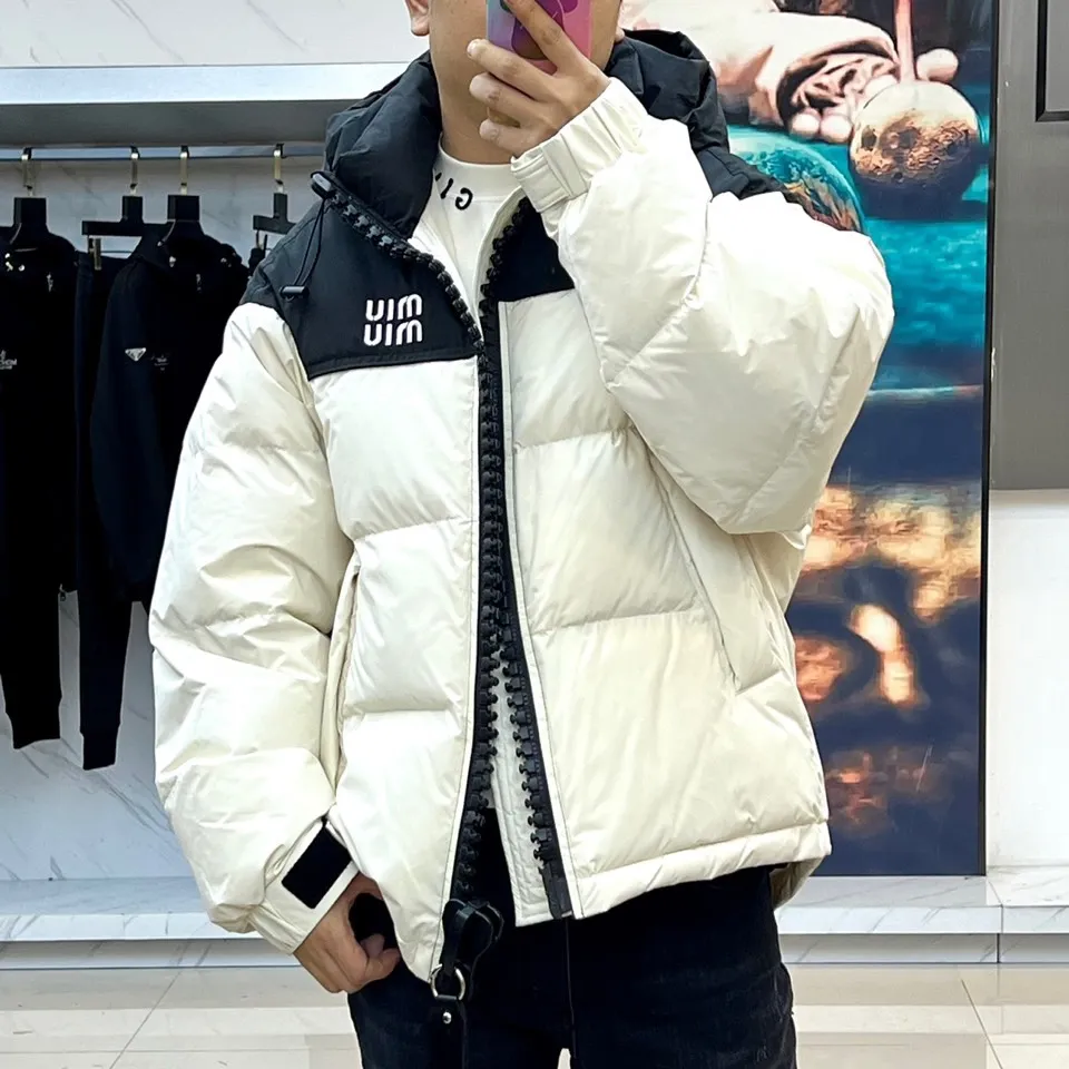 【Miumiu  公式旗艦店】ミュウミュウ ダウンジャケット ご好評に付き再入荷！241206