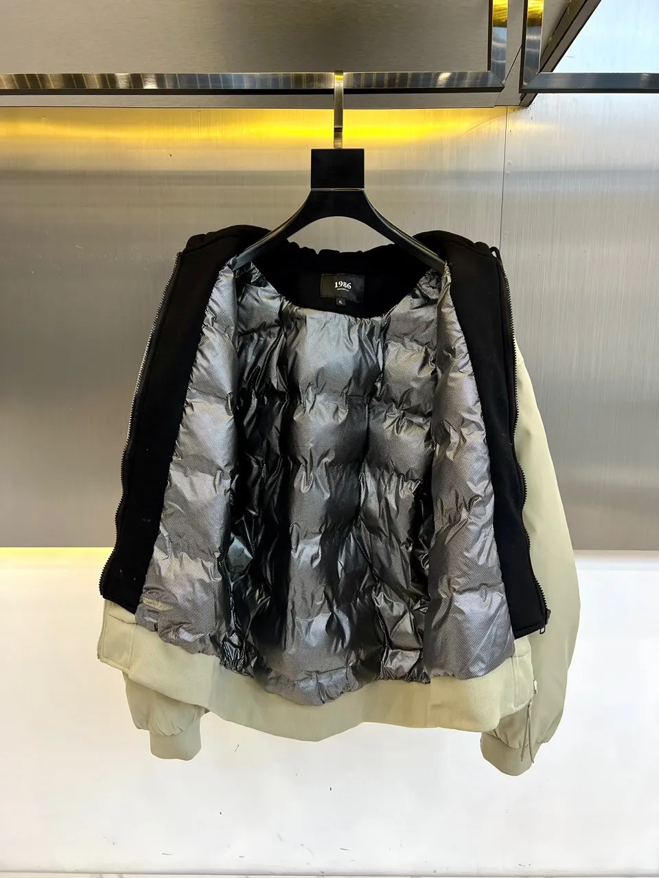 【Miumiu  公式旗艦店】ミュウミュウ ダウンジャケット ご好評に付き再入荷！241206