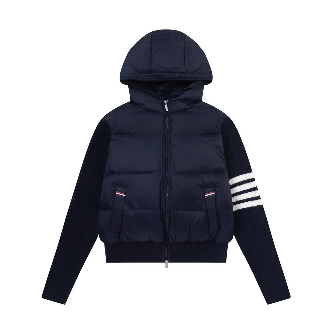 【ThomBrowne  公式旗艦店】トムブラウン  ダウンジャケット ご好評に付き再入荷！241228