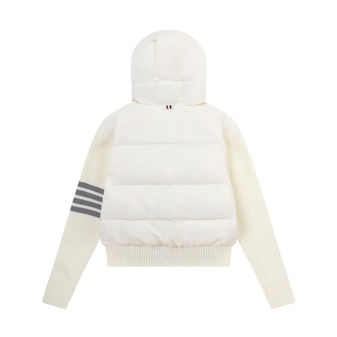 【ThomBrowne  公式旗艦店】トムブラウン  ダウンジャケット ご好評に付き再入荷！241228