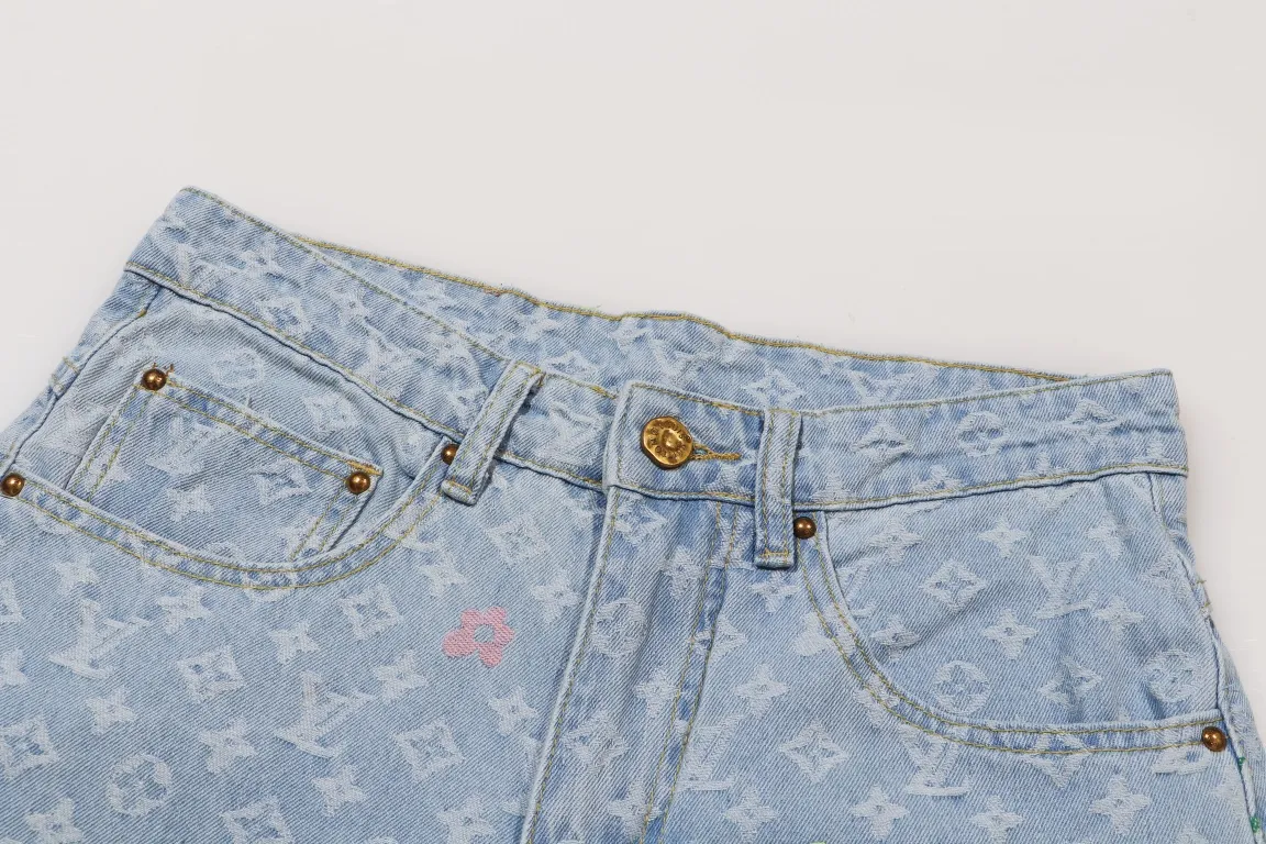 LV【LOUIS VUITTON   公式旗艦店】 ルイヴィトン  ジーパン  ご好評に付き再入荷！ 241218