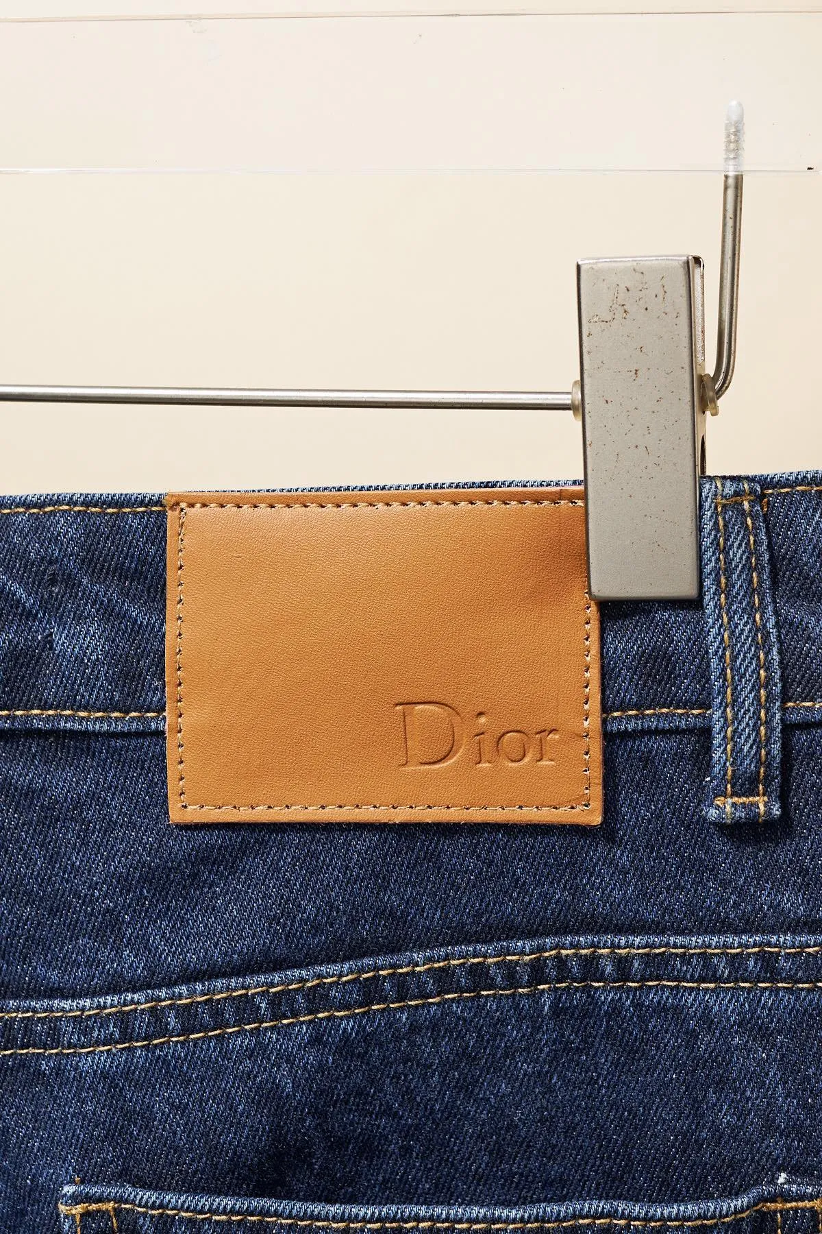 【DIOR 公式旗艦店】ディオール  ジーパン  ご好評に付き再入荷！ 241218