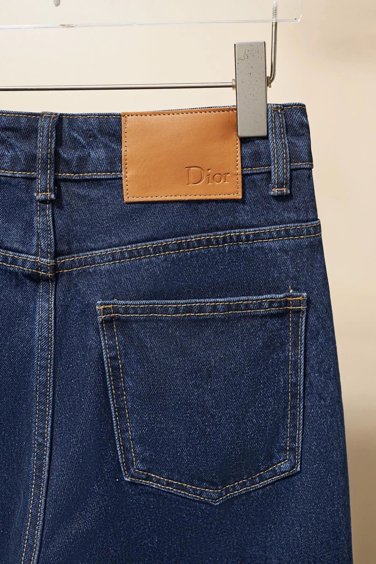 【DIOR 公式旗艦店】ディオール  ジーパン  ご好評に付き再入荷！ 241218