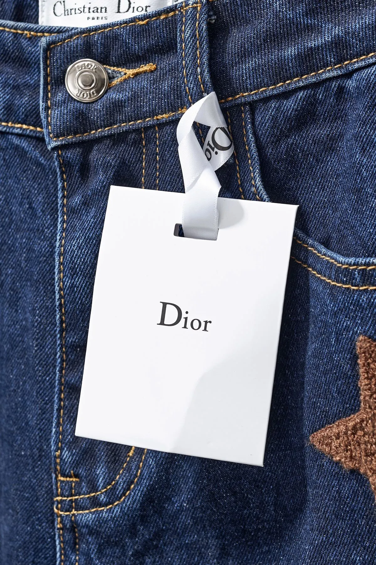 【DIOR 公式旗艦店】ディオール  ジーパン  ご好評に付き再入荷！ 241218