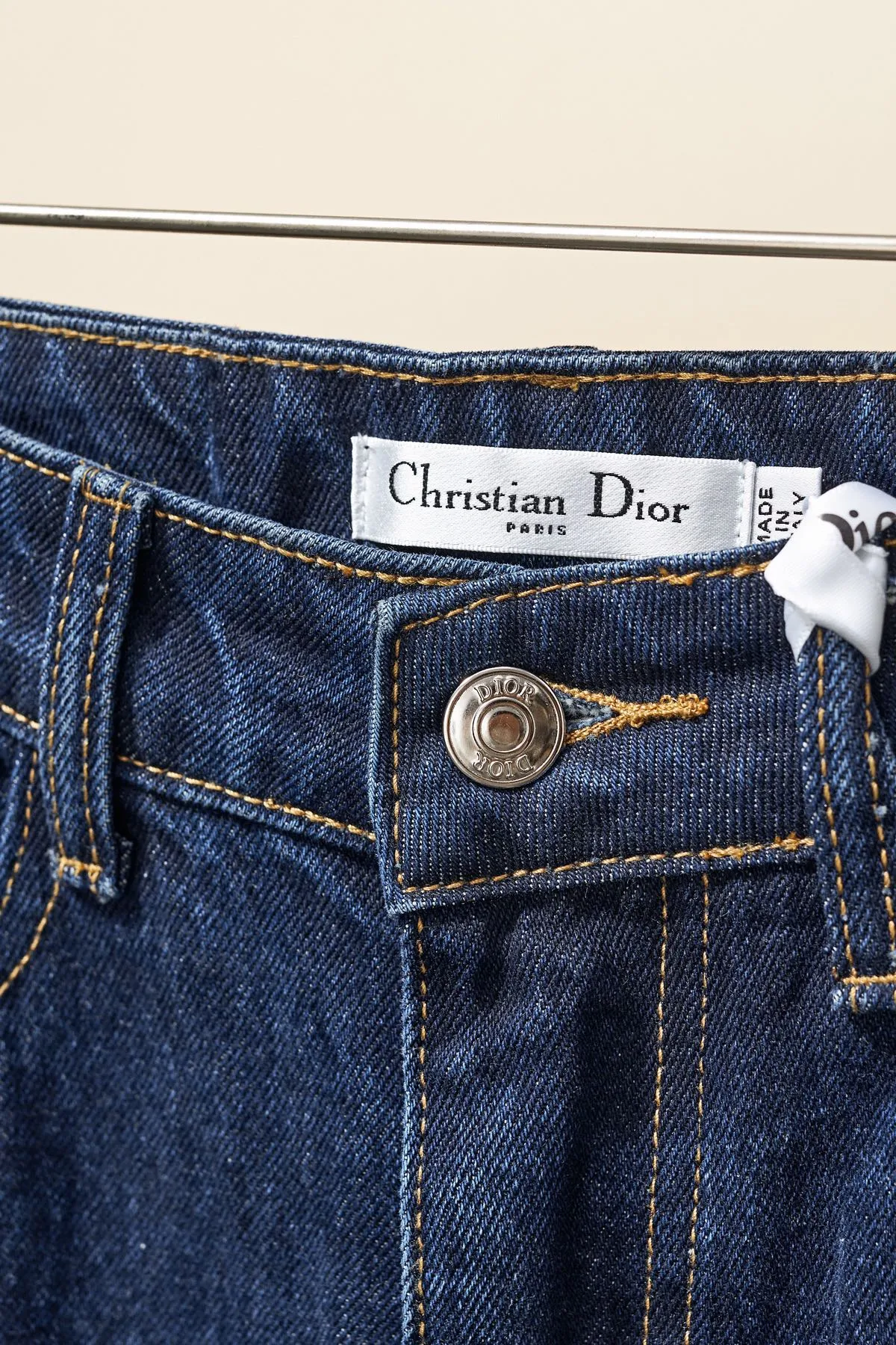 【DIOR 公式旗艦店】ディオール  ジーパン  ご好評に付き再入荷！ 241218