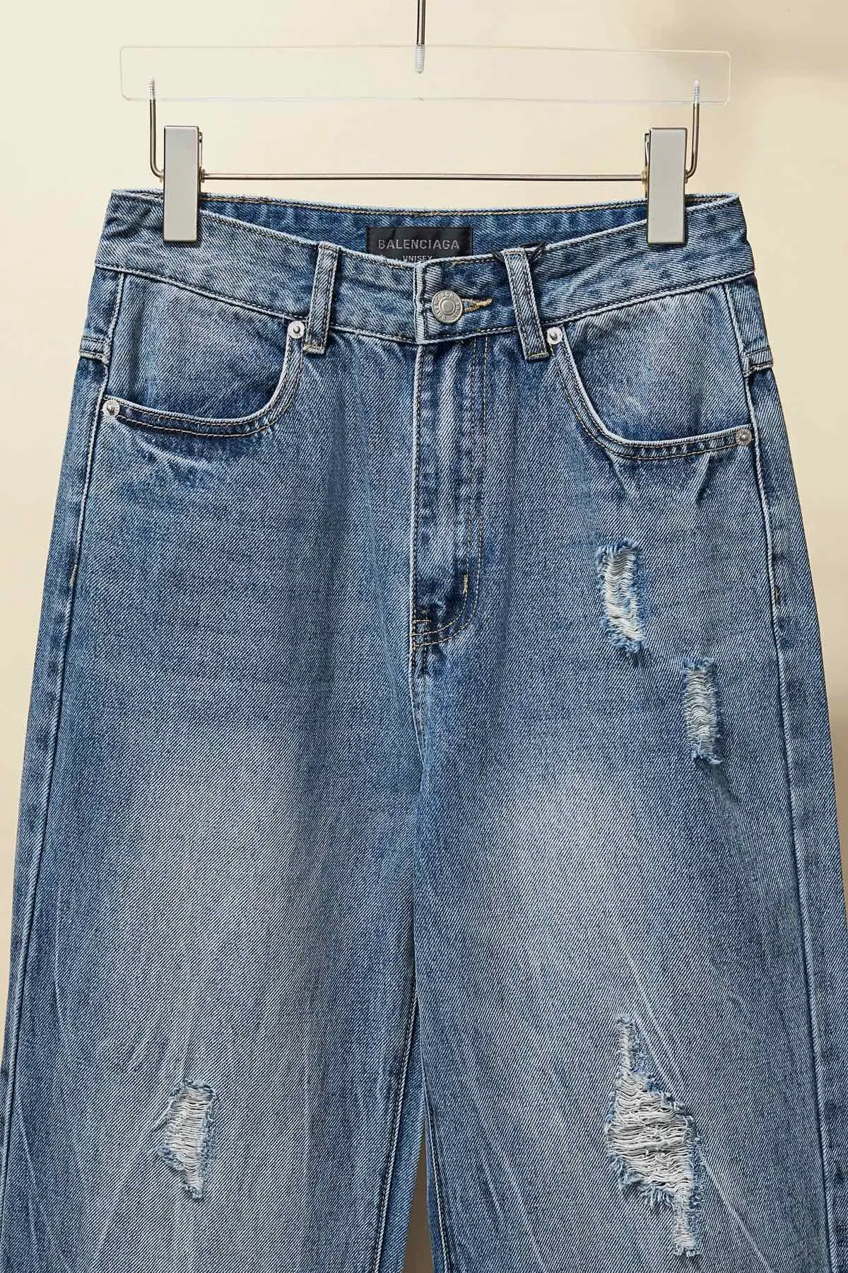 【BALENCIAGA   公式旗艦店】 バレンシアガ  ジーパン  ご好評に付き再入荷！ 241219