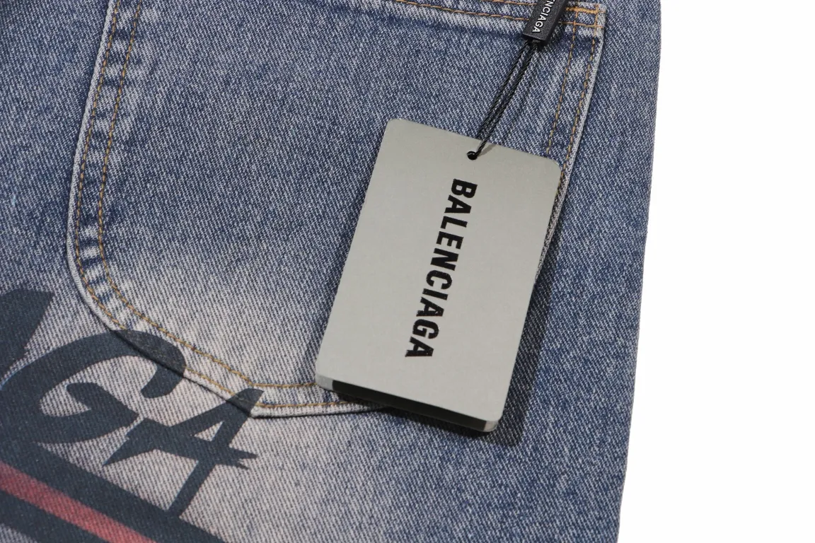 【BALENCIAGA 公式旗艦店】バレンシアガ  ジーパン  ご好評に付き再入荷  240830