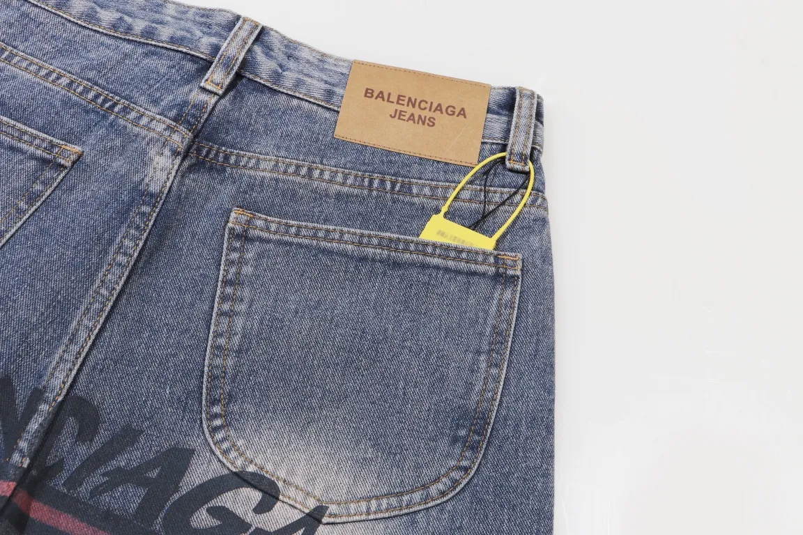 【BALENCIAGA 公式旗艦店】バレンシアガ  ジーパン  ご好評に付き再入荷  240830