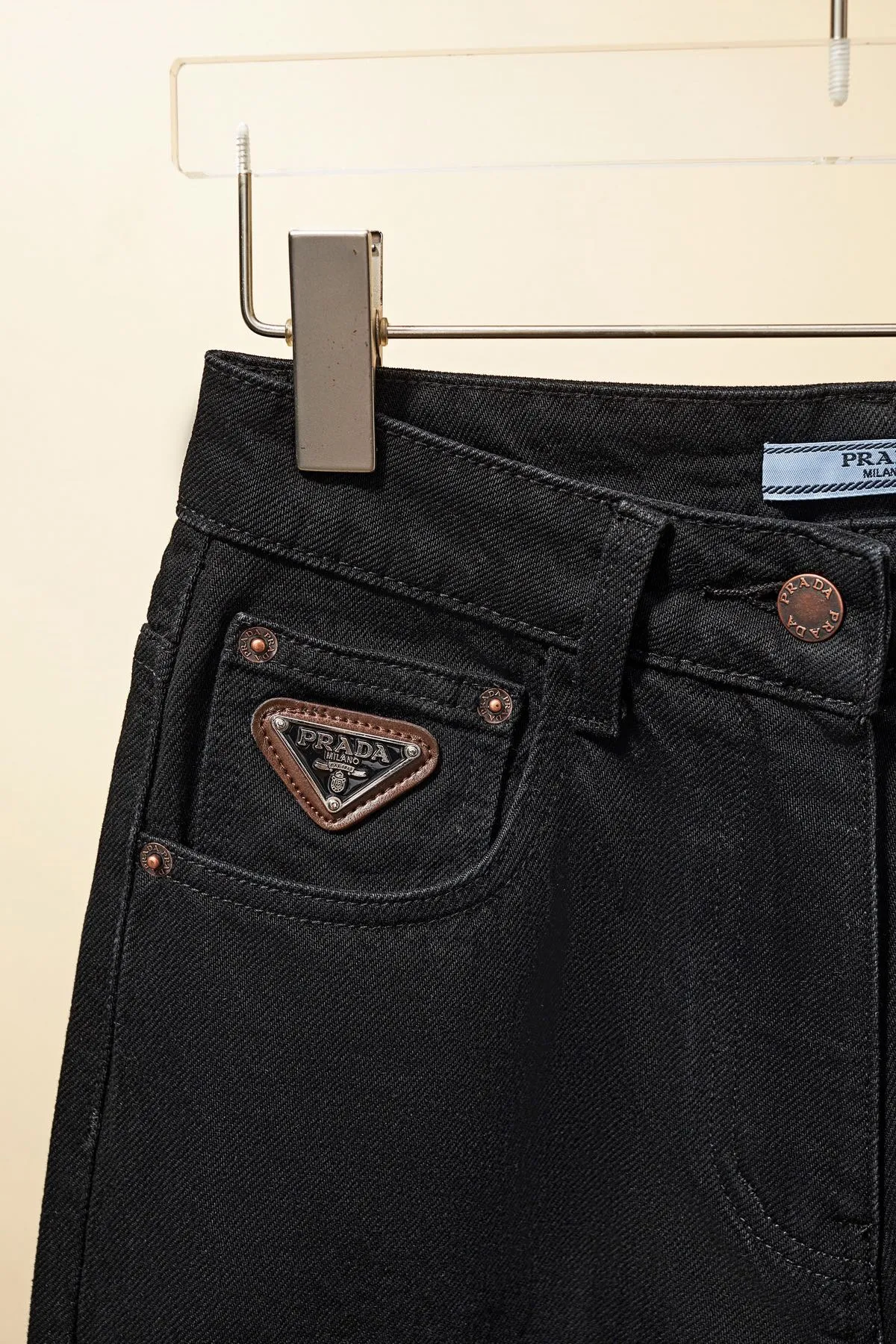 【PRADA  公式旗艦店】プラダ  ジーパン ご好評に付き再入荷！ 241220