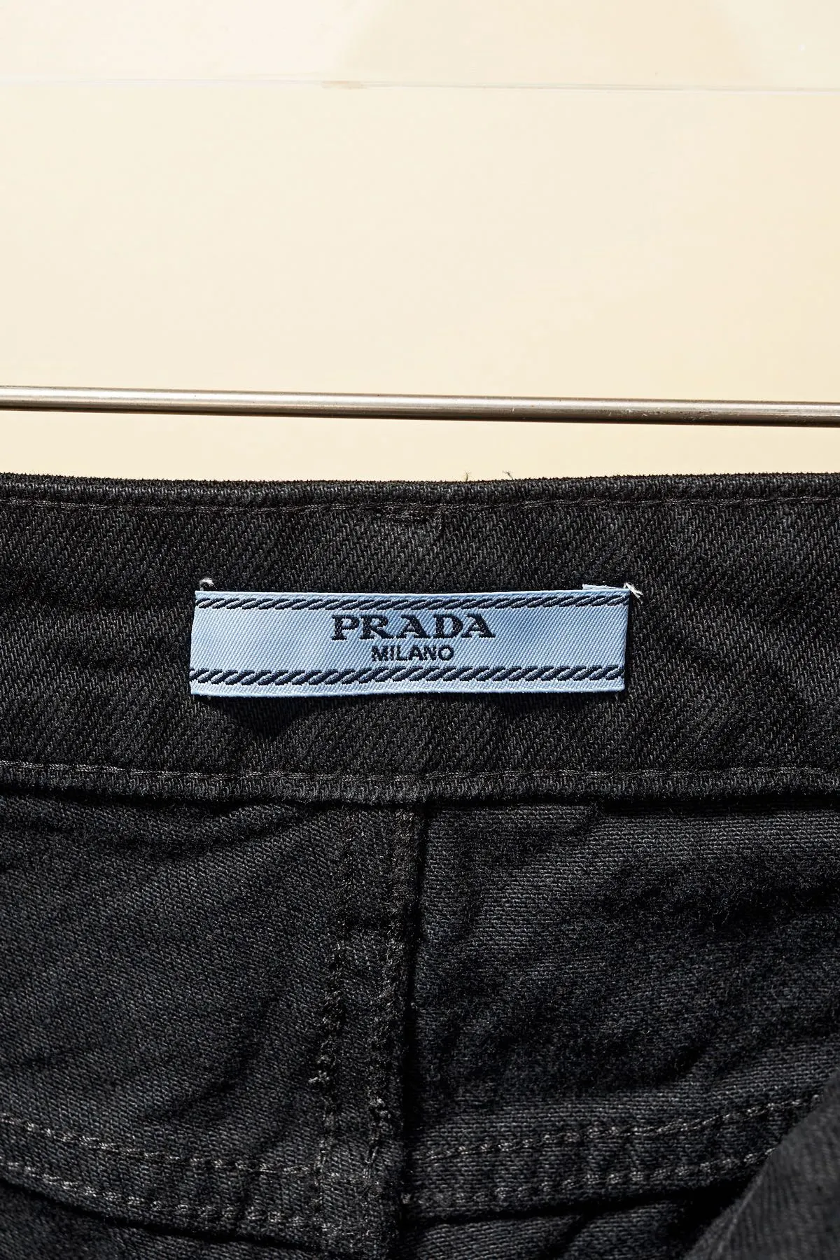 【PRADA  公式旗艦店】プラダ  ジーパン ご好評に付き再入荷！ 241220