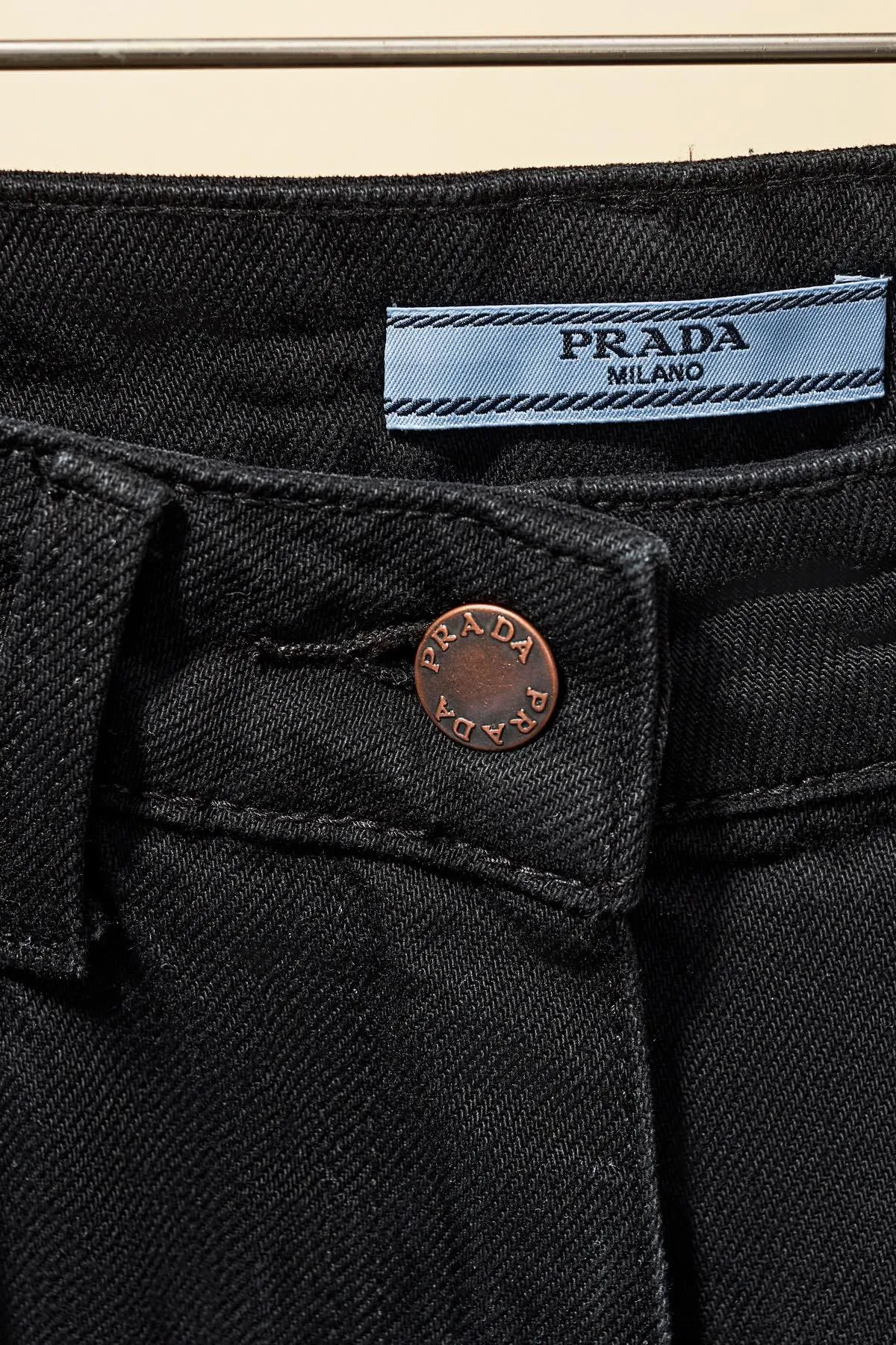 【PRADA  公式旗艦店】プラダ  ジーパン ご好評に付き再入荷！ 241220
