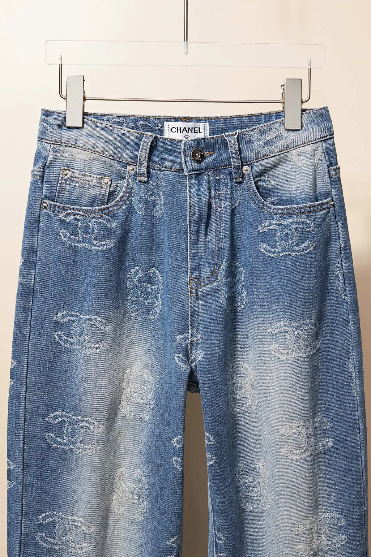【CHANEL  公式旗艦店】シャネル    ジーパン  ご好評に付き再入荷！ 241220