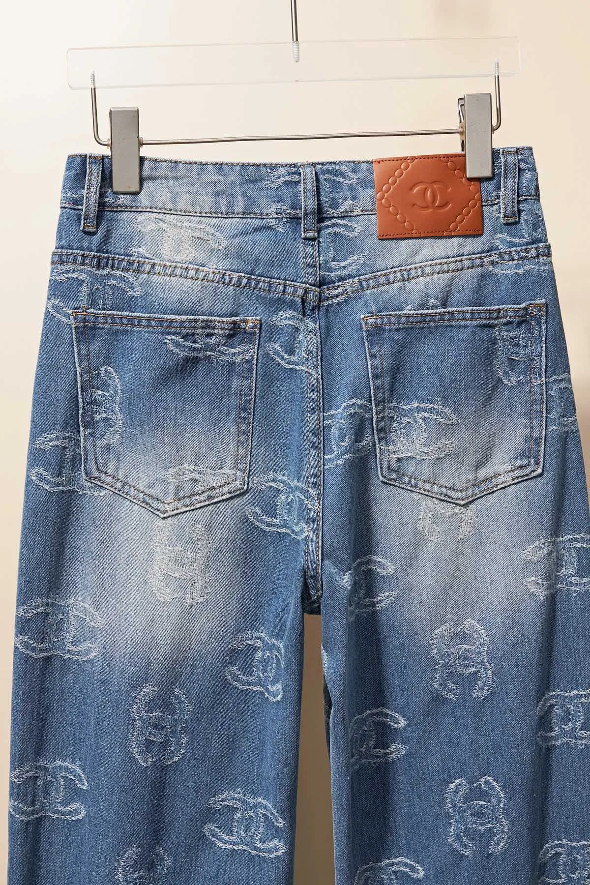 【CHANEL  公式旗艦店】シャネル    ジーパン  ご好評に付き再入荷！ 241220