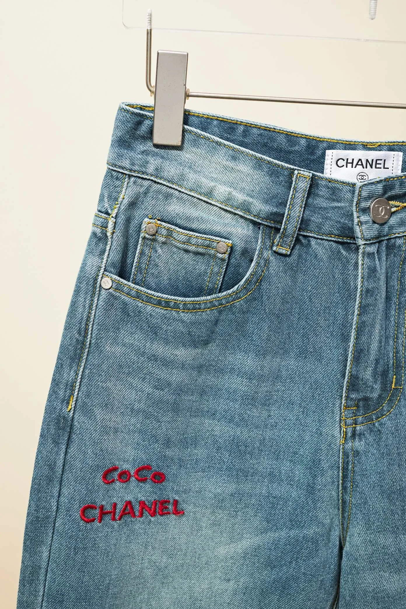 【CHANEL  公式旗艦店】シャネル    ジーパン  ご好評に付き再入荷！ 241218