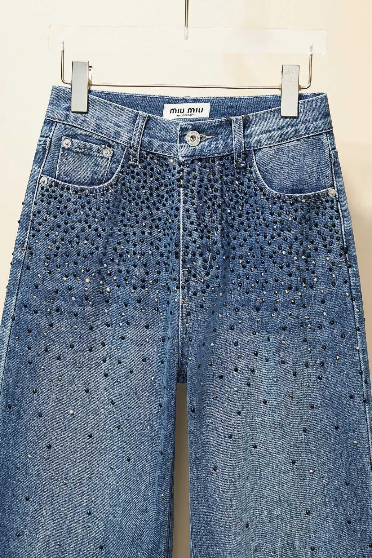 【Miumiu  公式旗艦店】ミュウミュウ  ジーパン  ご好評に付き再入荷！ 241219