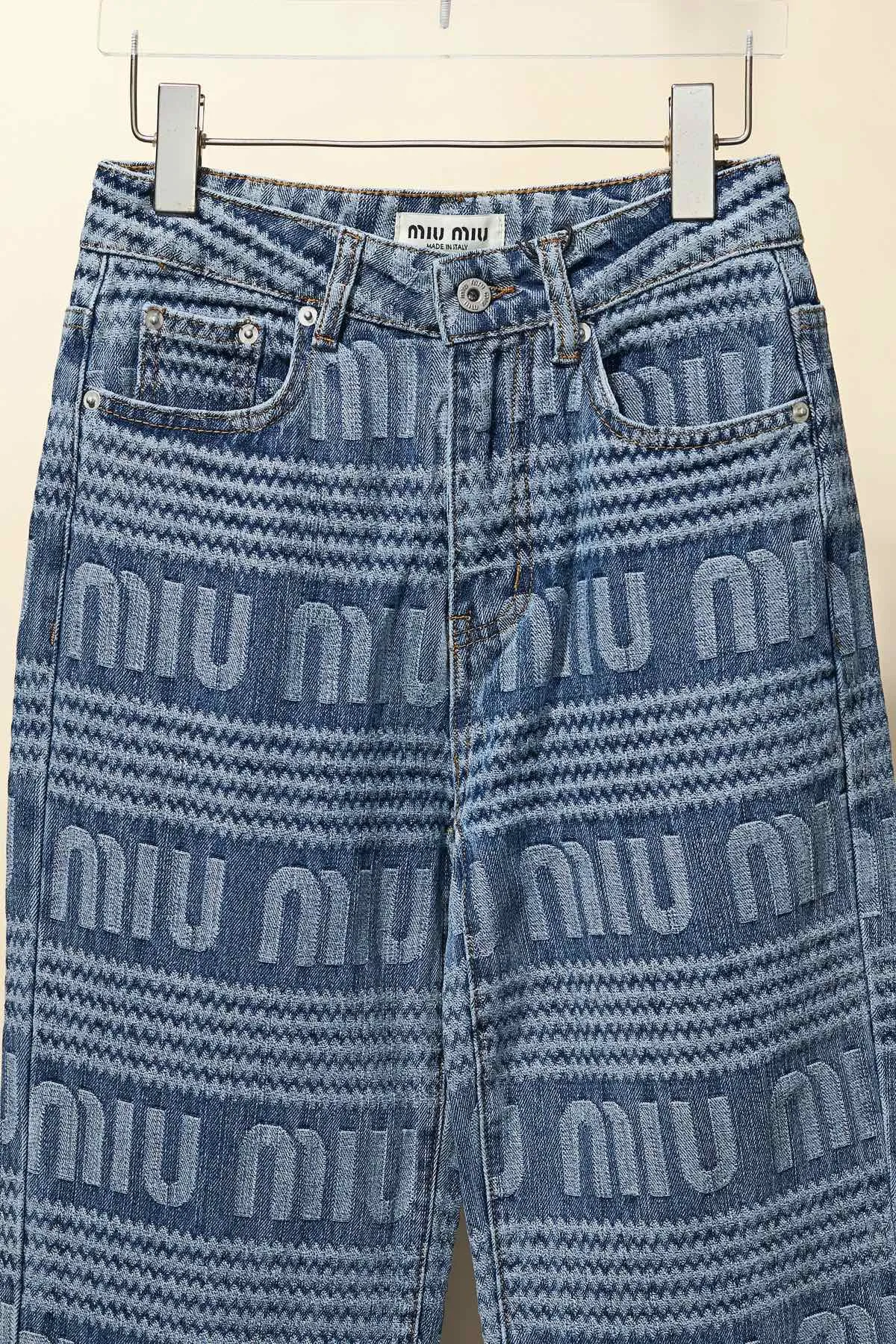 【Miumiu  公式旗艦店】ミュウミュウ  ジーパン  ご好評に付き再入荷！ 241219