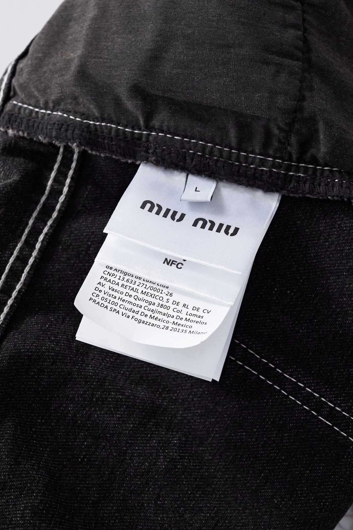 【Miumiu  公式旗艦店】ミュウミュウ  ジーパン  ご好評に付き再入荷！ 241219