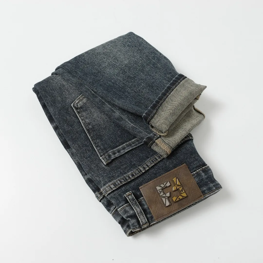 【FENDI 公式旗艦店】フェンディ  ジーパン  ご好評に付き再入荷！ 241220