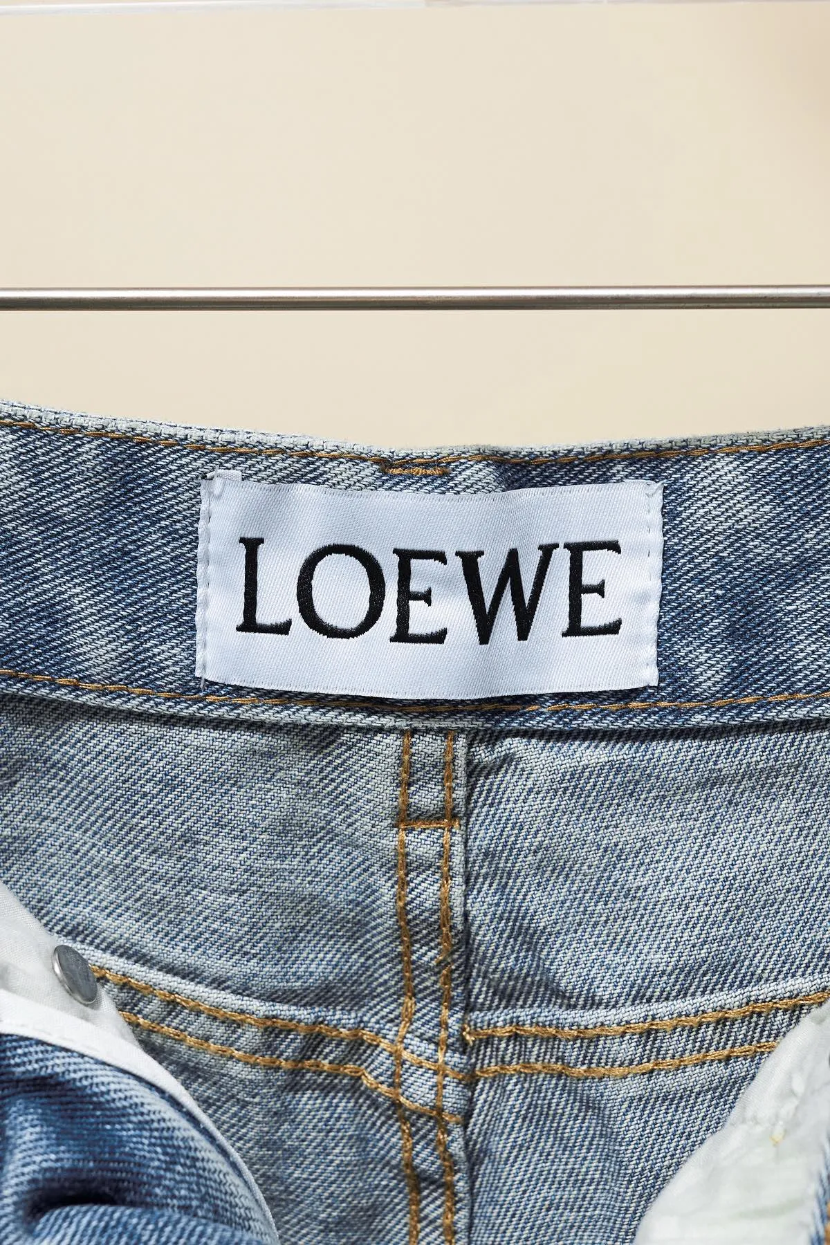 【LOEWE  公式旗艦店】 ロエベ  ジーパン  ご好評に付き再入荷！ 241219