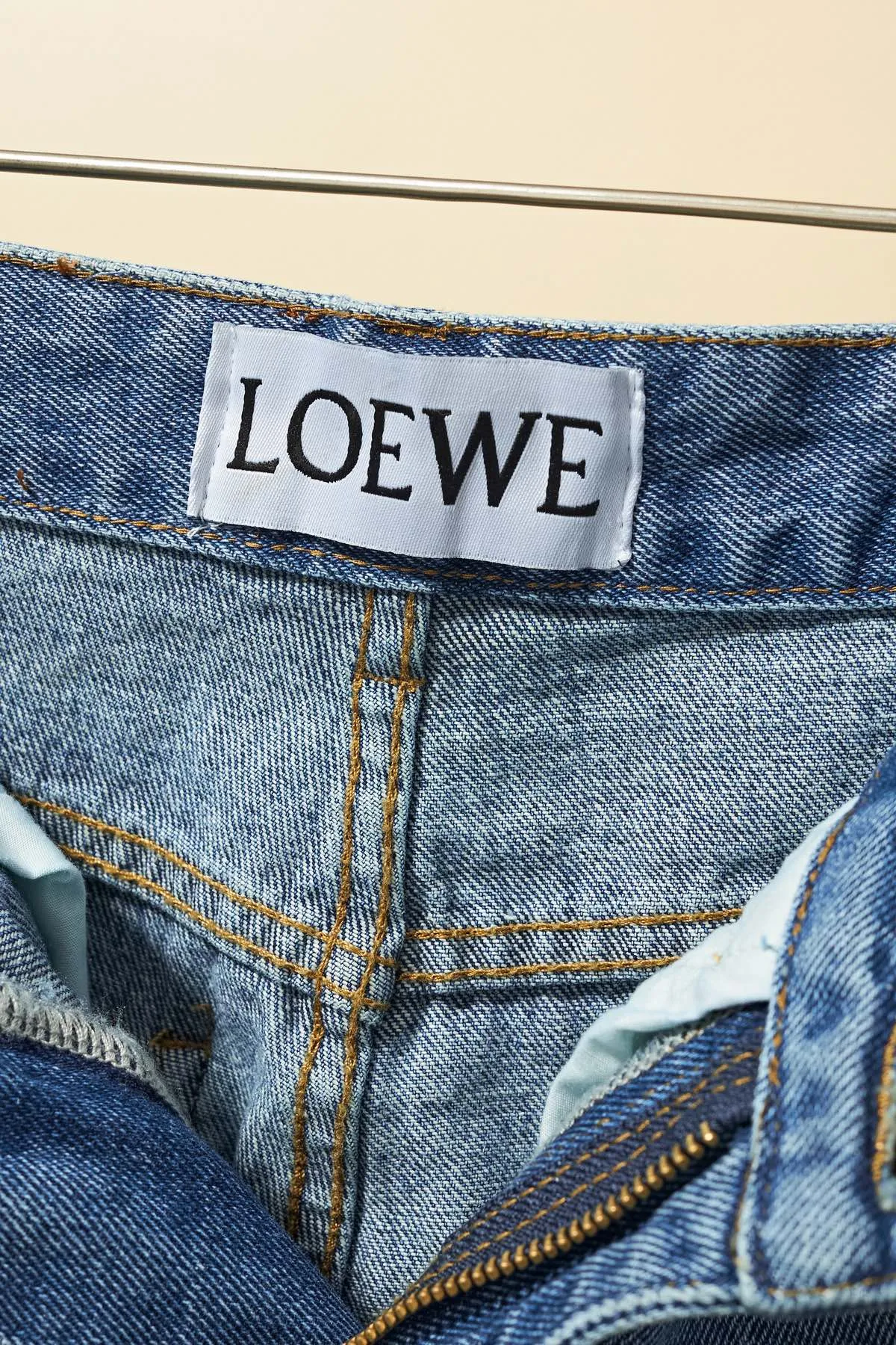 【LOEWE  公式旗艦店】 ロエベ  ジーパン  ご好評に付き再入荷！ 241219