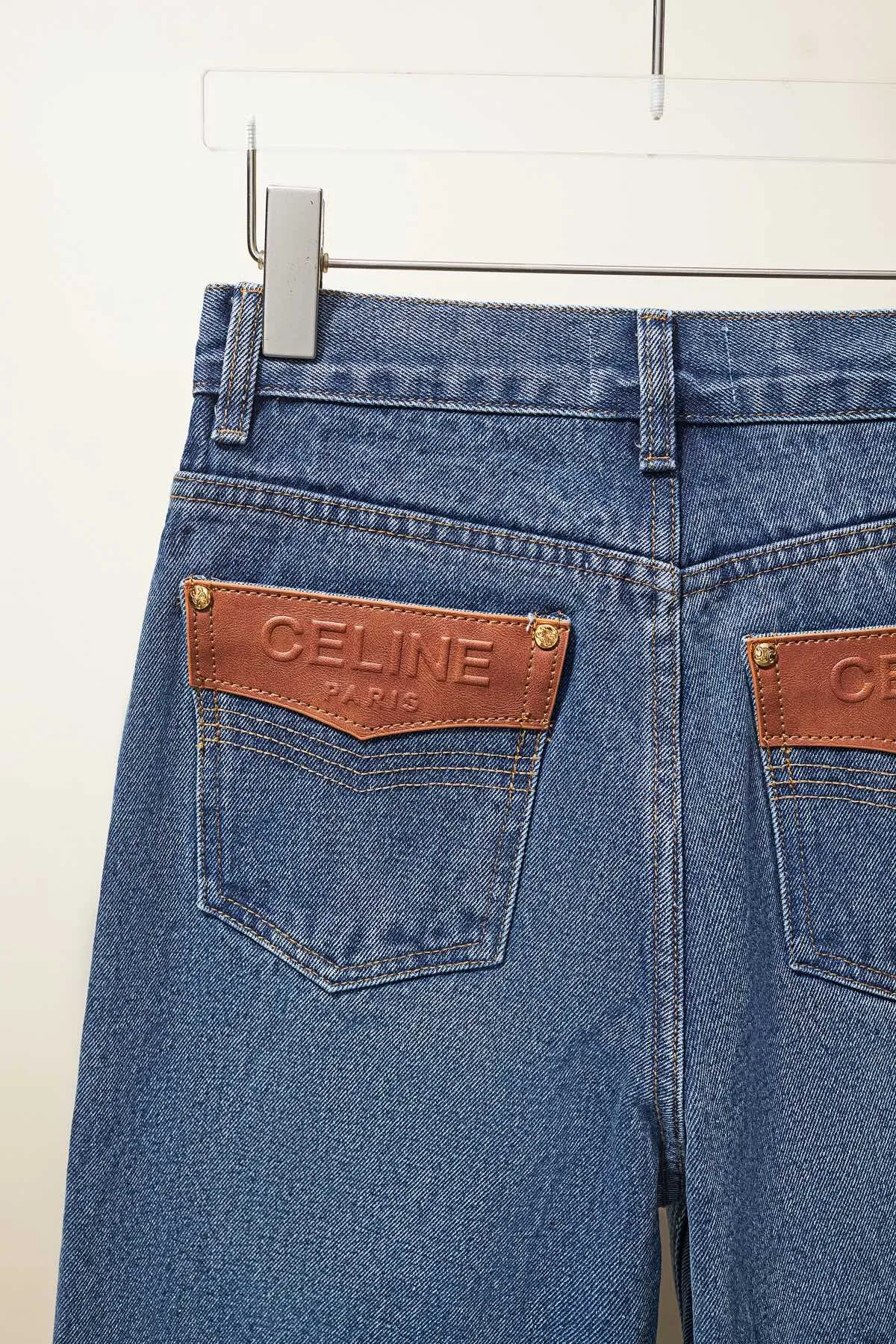 【CELINE  公式旗艦店】セリーヌ  ジーパン  ご好評に付き再入荷！ 241219