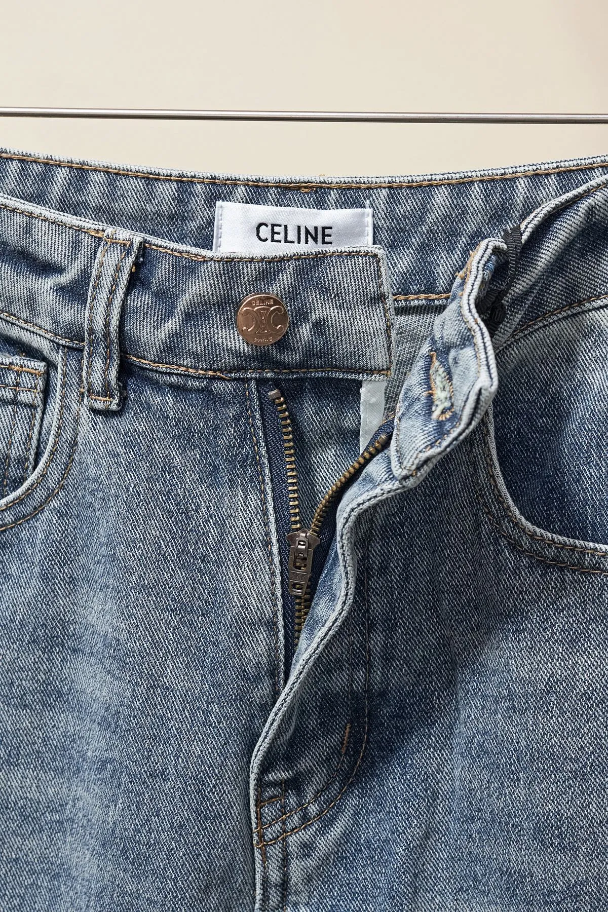 【CELINE  公式旗艦店】セリーヌ  ジーパン  ご好評に付き再入荷！ 241219