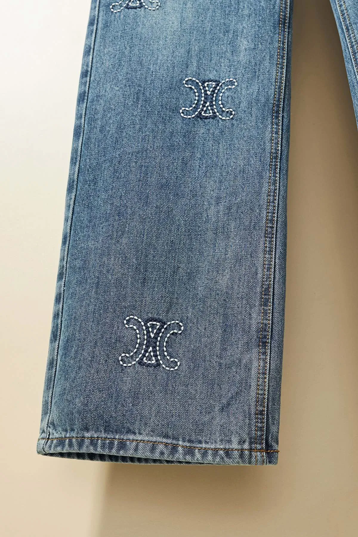 【CELINE  公式旗艦店】セリーヌ  ジーパン  ご好評に付き再入荷！ 241219