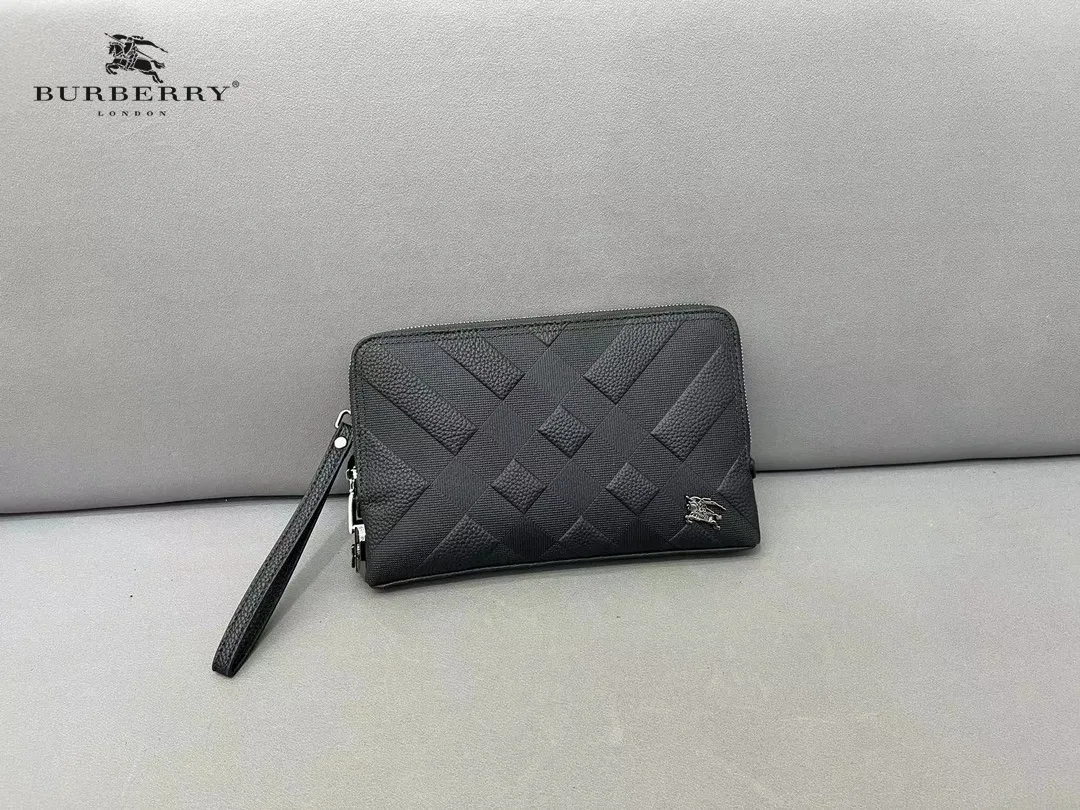 【BURBERRY 公式旗艦店】バーバリー クラッチバッグ  当日出荷 好評に付き再入荷！26*16CM