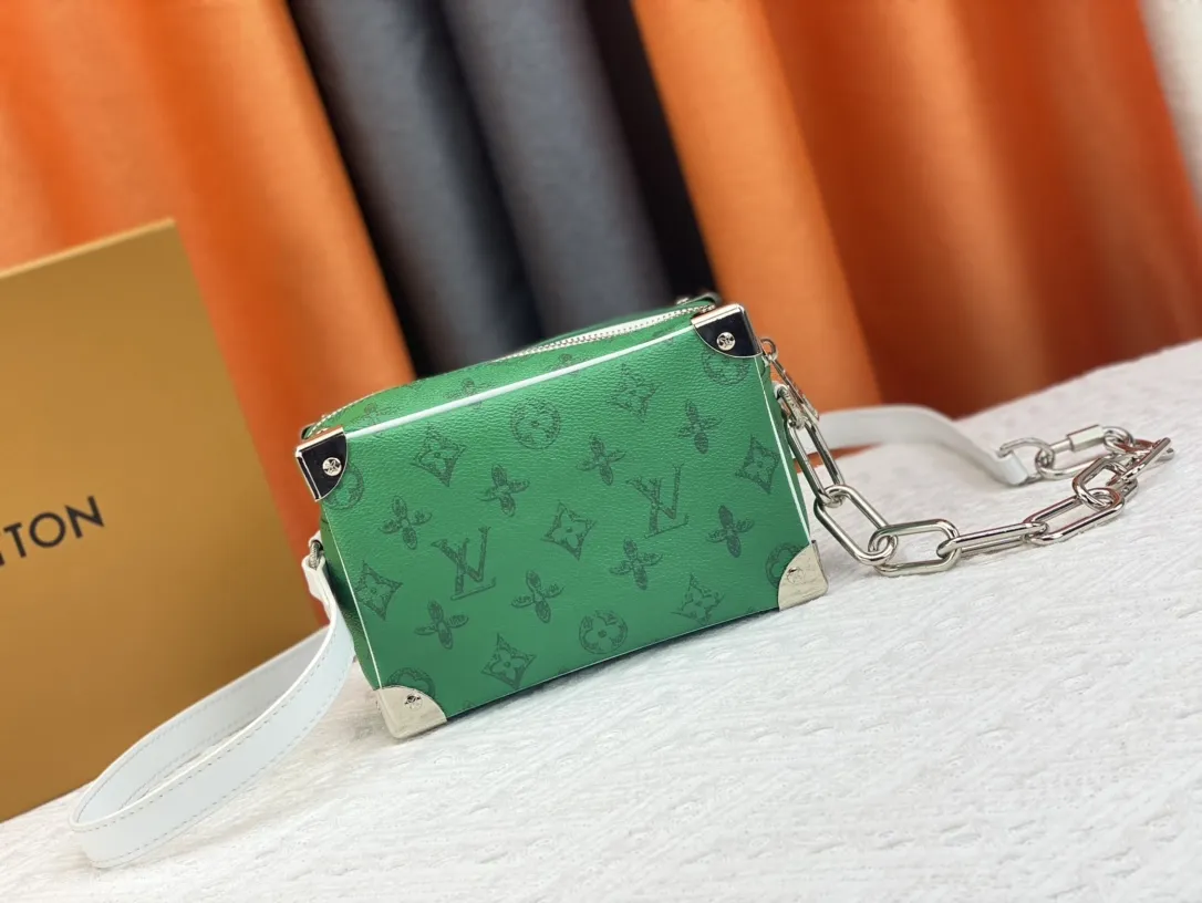 【LOUIS VUITTON 公式旗艦店】ルイヴィトン  斜めがけバッグ当日出荷 好評に付き再入荷！18.5*13*8CM