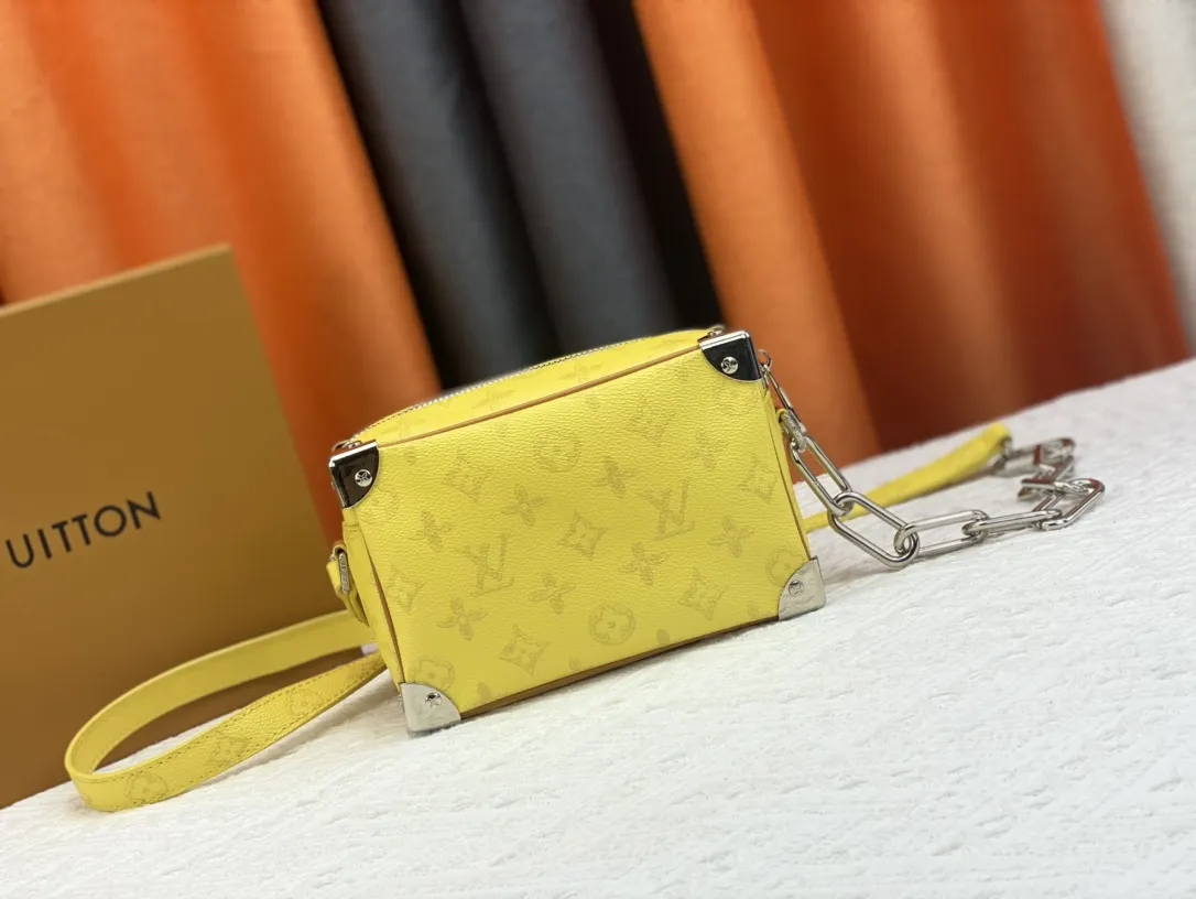 【LOUIS VUITTON 公式旗艦店】ルイヴィトン  斜めがけバッグ当日出荷 好評に付き再入荷！18.5*13*8CM