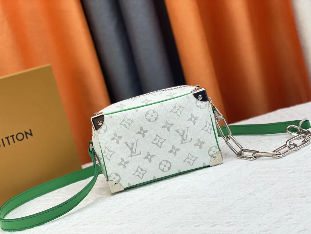 【LOUIS VUITTON 公式旗艦店】ルイヴィトン  斜めがけバッグ当日出荷 好評に付き再入荷！18.5*13*8CM