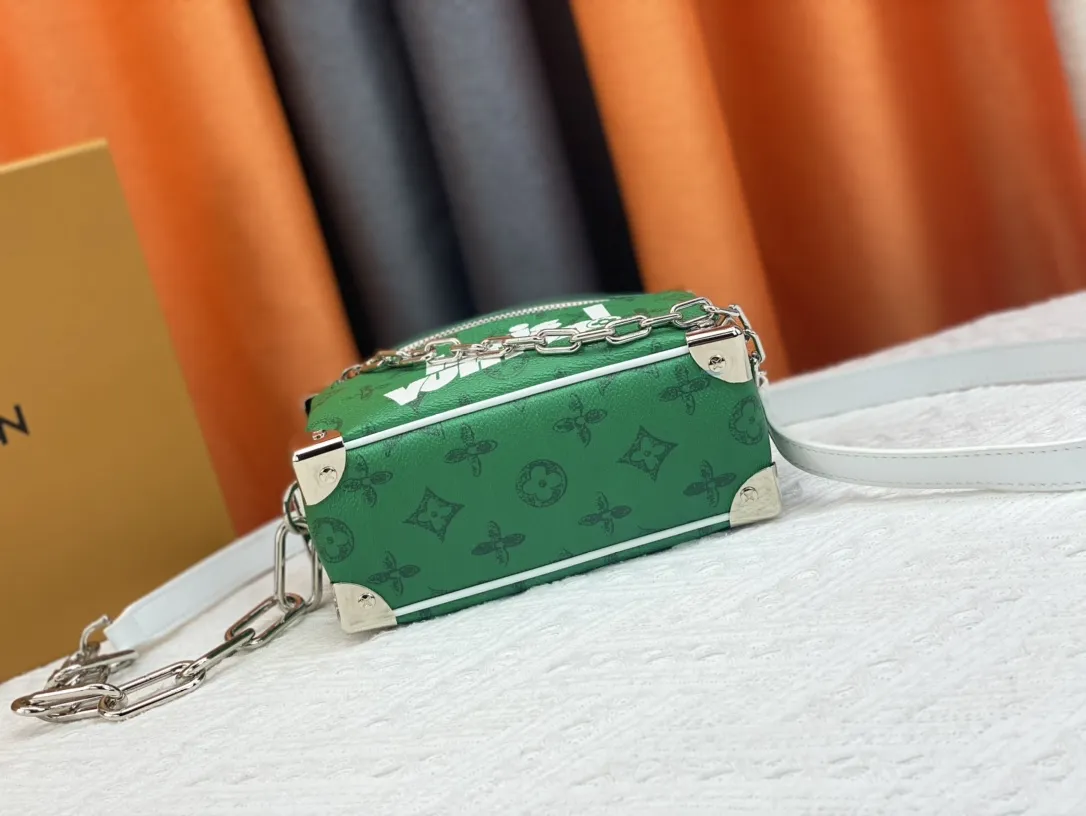 【LOUIS VUITTON 公式旗艦店】ルイヴィトン  斜めがけバッグ当日出荷 好評に付き再入荷！18.5*13*8CM