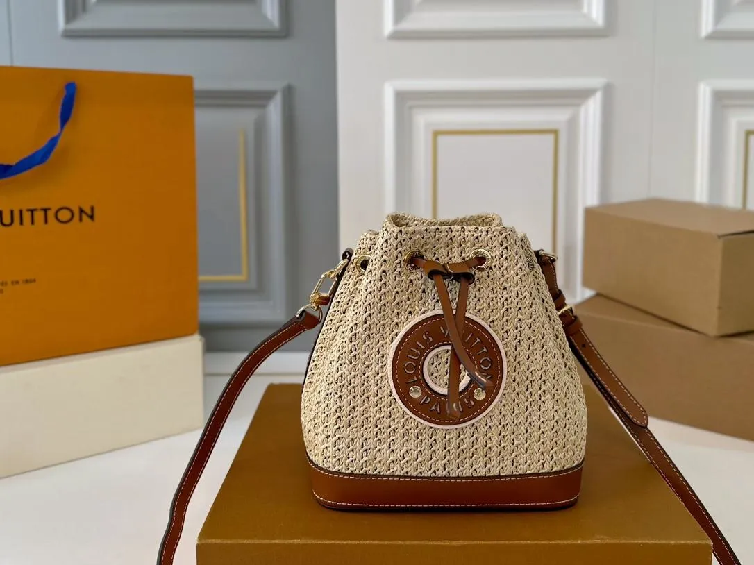 【LOUIS VUITTON 公式旗艦店】ルイヴィトン  斜めがけバッグ 当日出荷 好評に付き再入荷！20*21CM  1240722