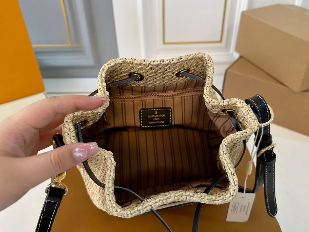 【LOUIS VUITTON 公式旗艦店】ルイヴィトン  斜めがけバッグ 当日出荷 好評に付き再入荷！20*21CM  1240722