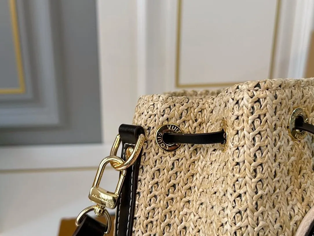 【LOUIS VUITTON 公式旗艦店】ルイヴィトン  斜めがけバッグ 当日出荷 好評に付き再入荷！20*21CM  1240722