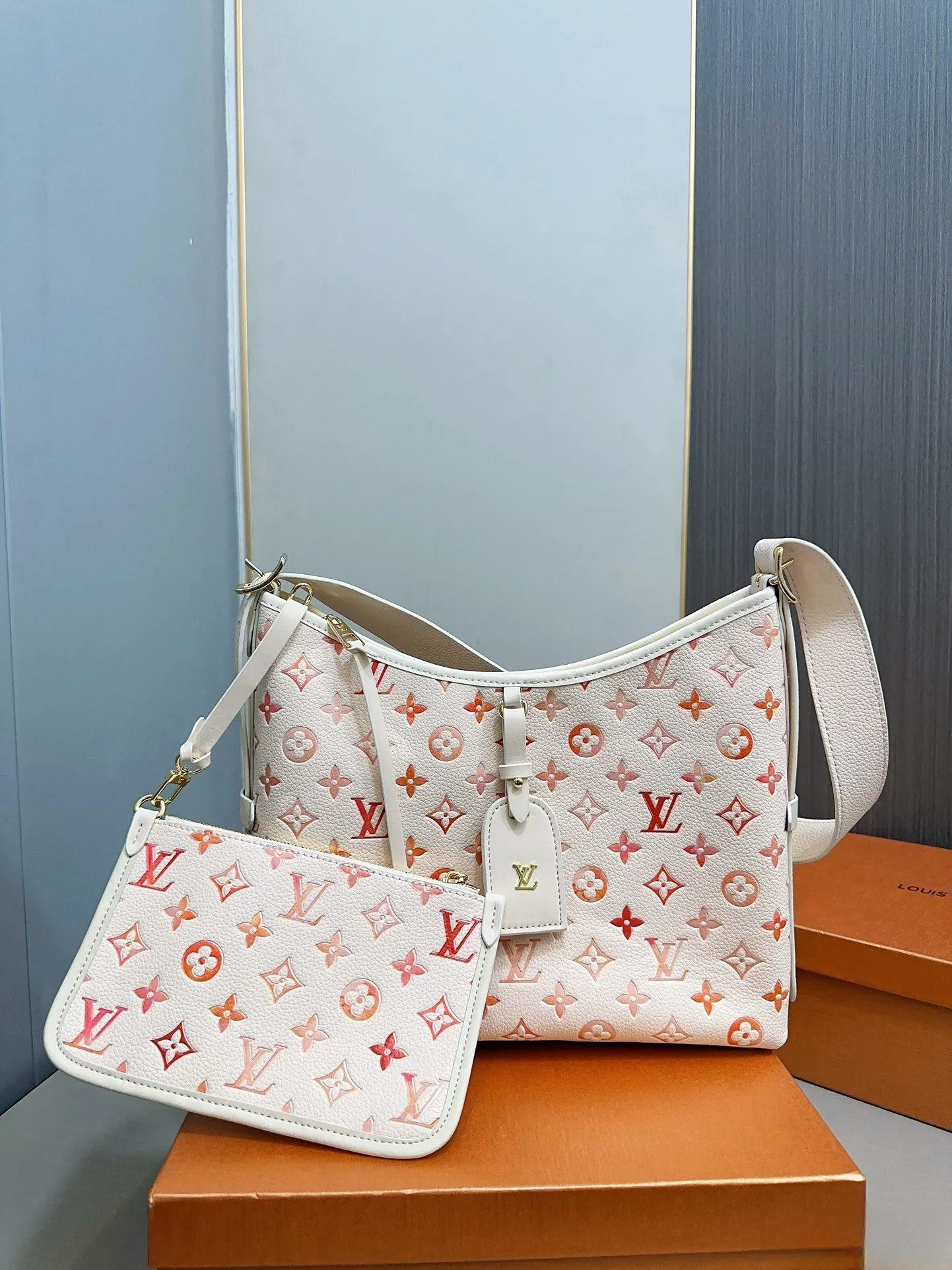 【LOUIS VUITTON 公式旗艦店】ルイヴィトン  斜めがけバッグ 当日出荷 好評に付き再入荷！32*23CM  1240722