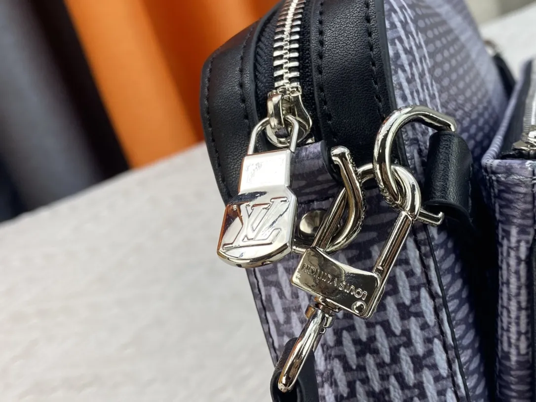 【LOUIS VUITTON 公式旗艦店】ルイヴィトン  斜めがけバッグ当日出荷 好評に付き再入荷！25*18.5*7CM