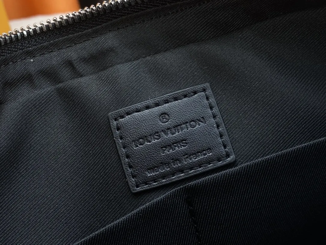 【LOUIS VUITTON 公式旗艦店】ルイヴィトン  斜めがけバッグ当日出荷 好評に付き再入荷！25*18.5*7CM