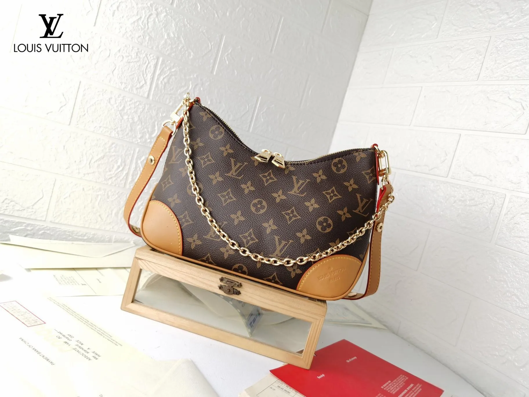 【LOUIS VUITTON 公式旗艦店】ルイヴィトン  斜めがけバッグ当日出荷 好評に付き再入荷！29*16*9.5CM