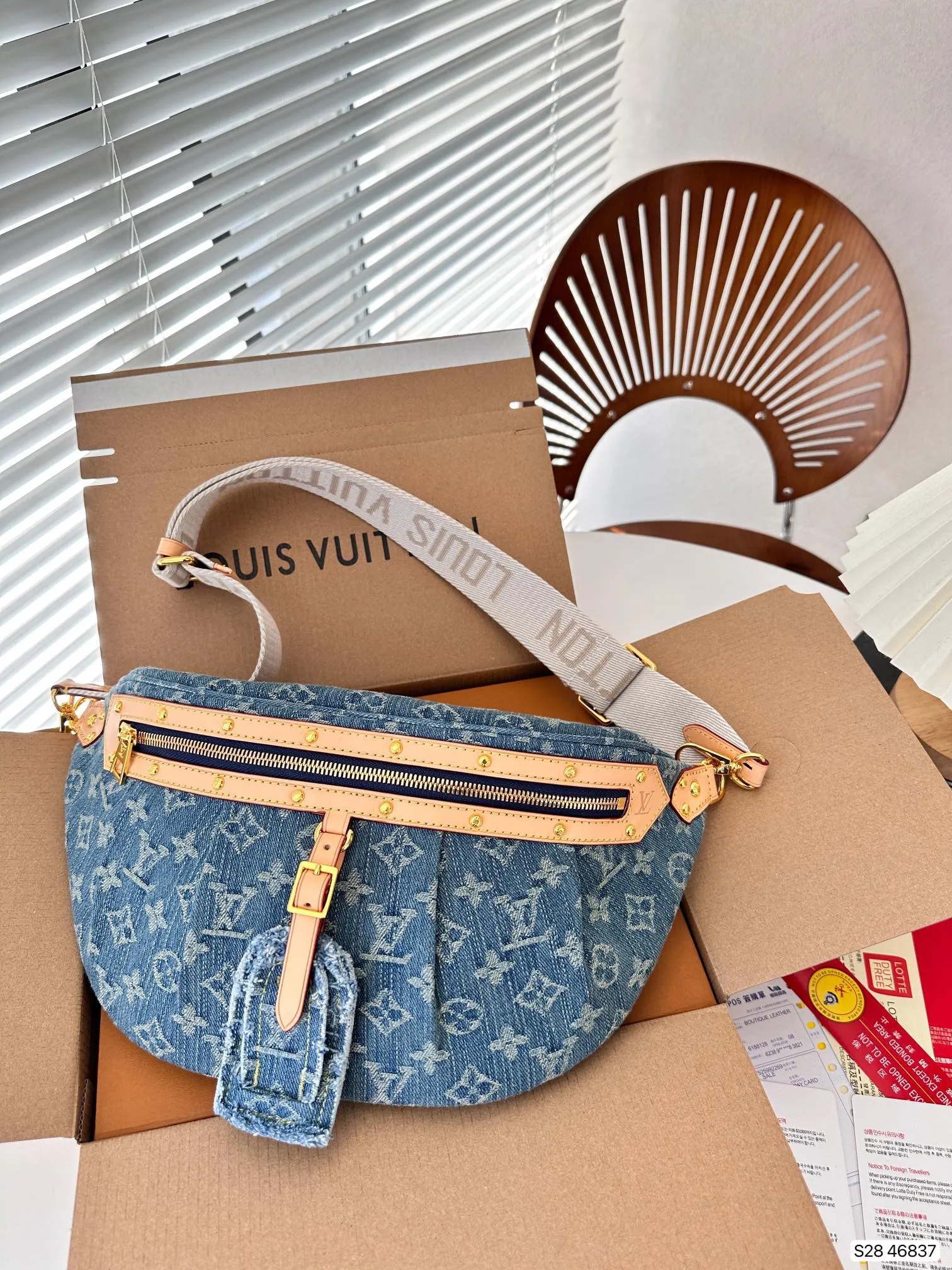 【LOUIS VUITTON  公式旗艦店】ルイヴィトン    ウエストポーチ  当日出荷 好評に付き再入荷！42*19CM