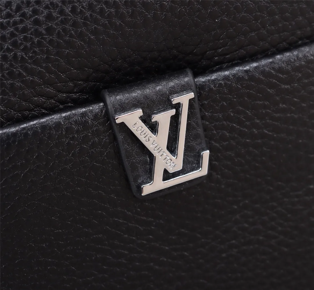 【LOUIS VUITTON  公式 旗艦店】 ルイヴィトン   胸ポケット当日出荷 好評に付き再入荷！34*17*6CM