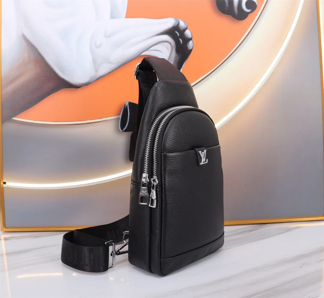 【LOUIS VUITTON  公式 旗艦店】 ルイヴィトン   胸ポケット当日出荷 好評に付き再入荷！34*17*6CM