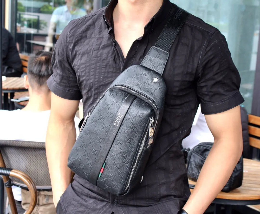 【GUCCI 公式旗艦店】 グッチ  胸ポケット当日出荷 好評に付き再入荷！18*32*7CM
