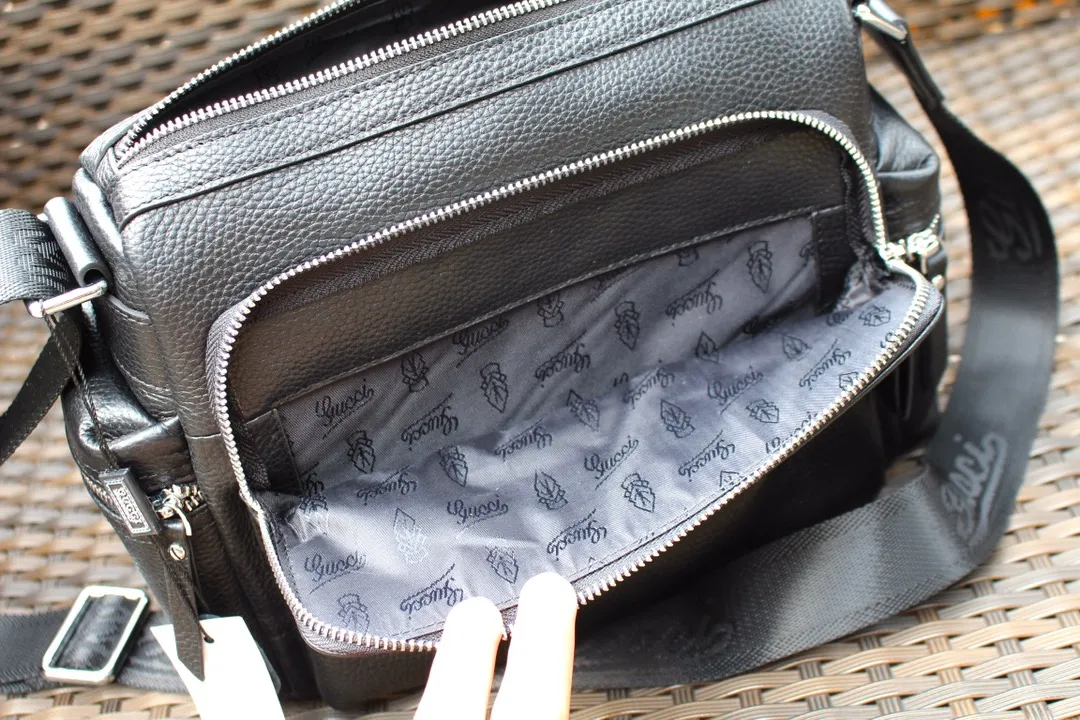 【GUCCI 公式旗艦店】 グッチ 斜めがけバッグ 当日出荷 好評に付き再入荷！31*23*18CM